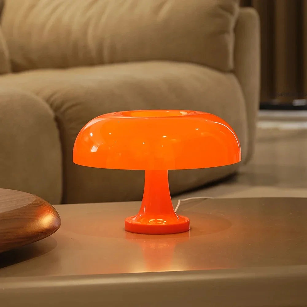 lampe champignon orange dans un salon