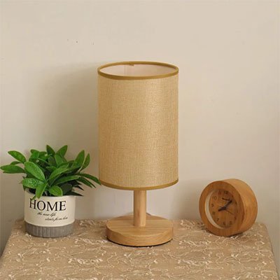 Lampe de table en bois